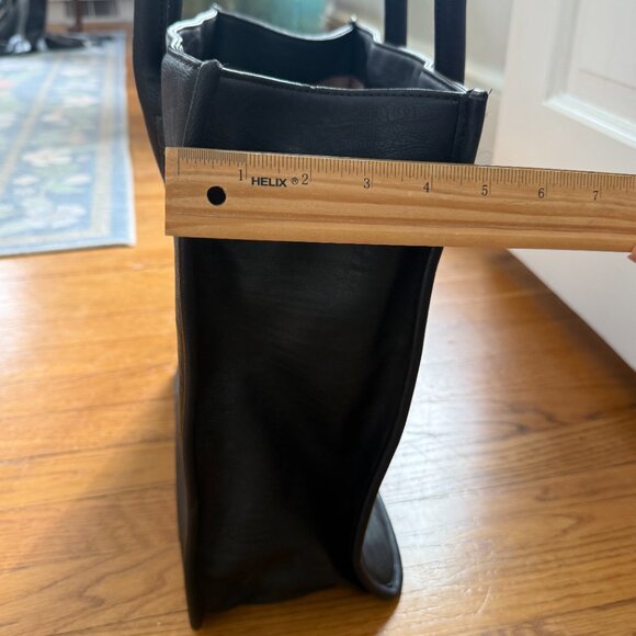 Black Leather J Crew Shoulder/Crossbody Bag with Detachable Strap - Picture 8 of 11